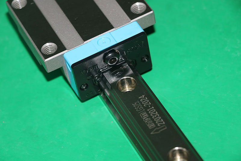 高負(fù)載直線導(dǎo)軌